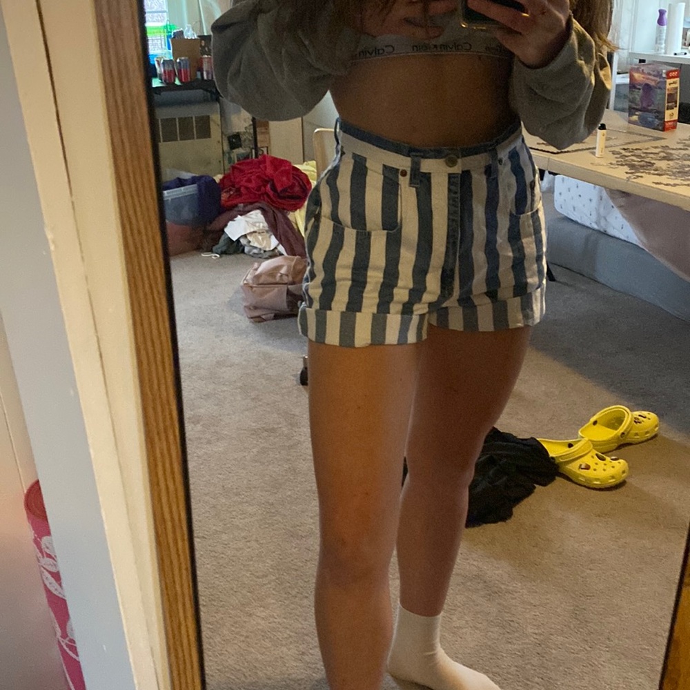 Vintage shorts w stripes